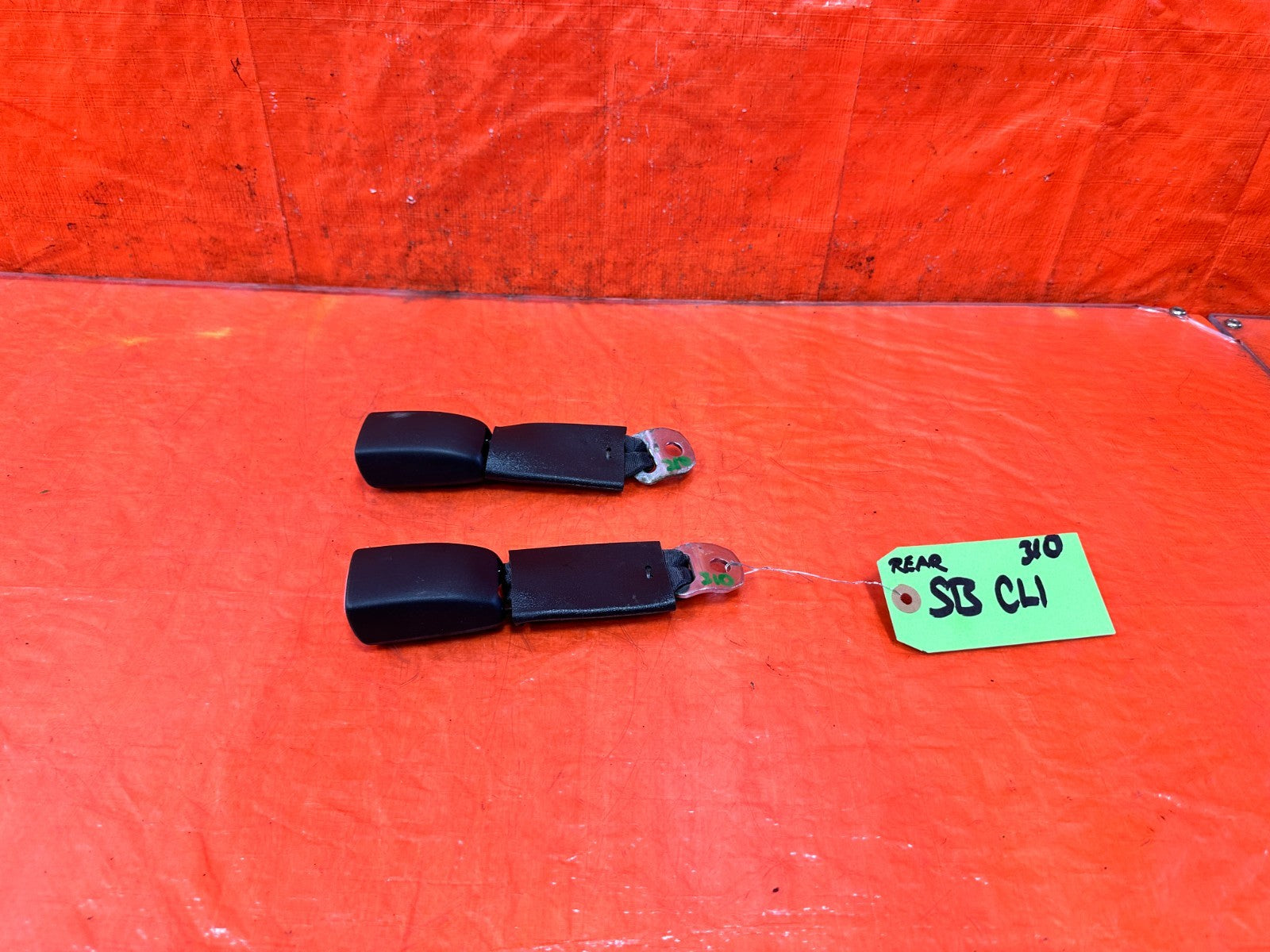 09 15 INFINITI G37 CONVERTIBLE LEFT & RIGHT REAR SEAT BELT CLIPS BUCKLES OEM 3100