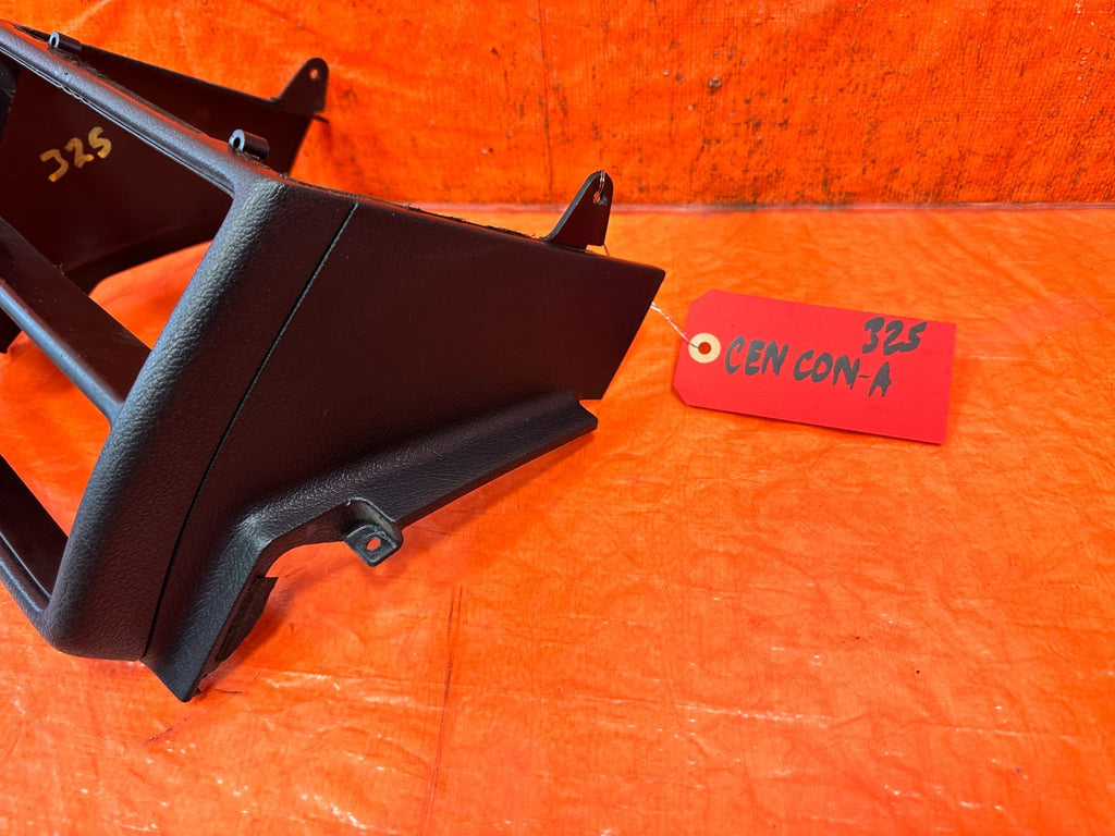 90 91 HONDA CIVIC HATCHBACK   RADIO MOUNTING BRACKET TRIM    OEM 3251