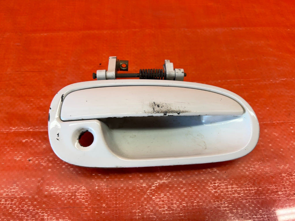 96 00 HONDA CIVIC   PASSENGER RIGHT EXTERIOR DOOR HANDLE   OEM WHITE   OEM #1245
