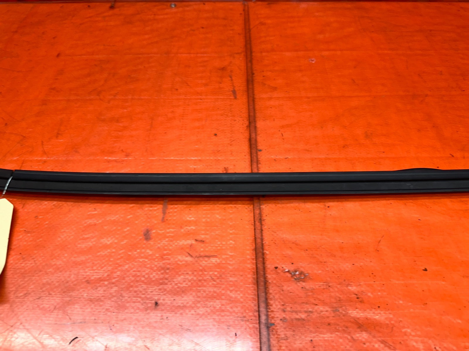 94-01 ACURA INTEGRA 4D SEDAN RIGHT PASSENGER WINDSHIELD WEATHERSTRIP OEM #34010