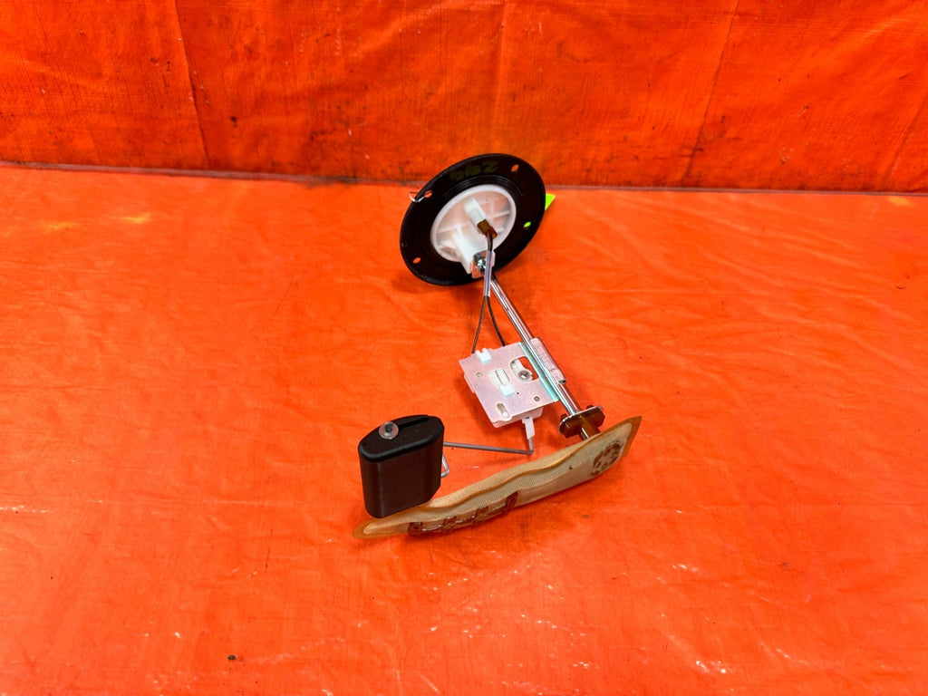 10 16 HYUNDAI GENESIS COUPE   GASOLINE GAS FUEL LEVER SENSOR METER UNIT OEM #2991