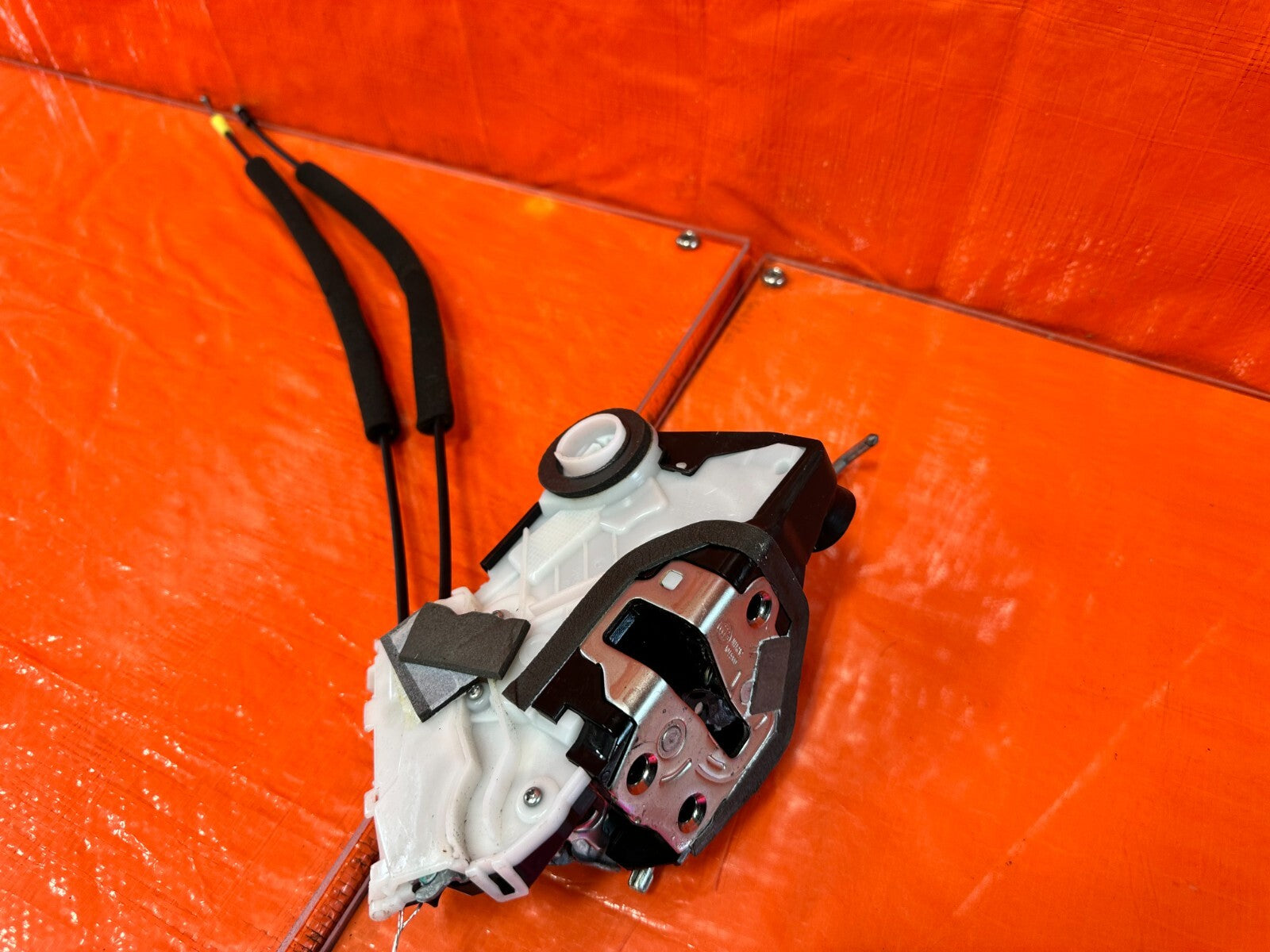 15 21 SUBARU WRX & STI   PASSENGER RIGHT FRONT DOOR LOCK ACTUATOR   OEM #2666