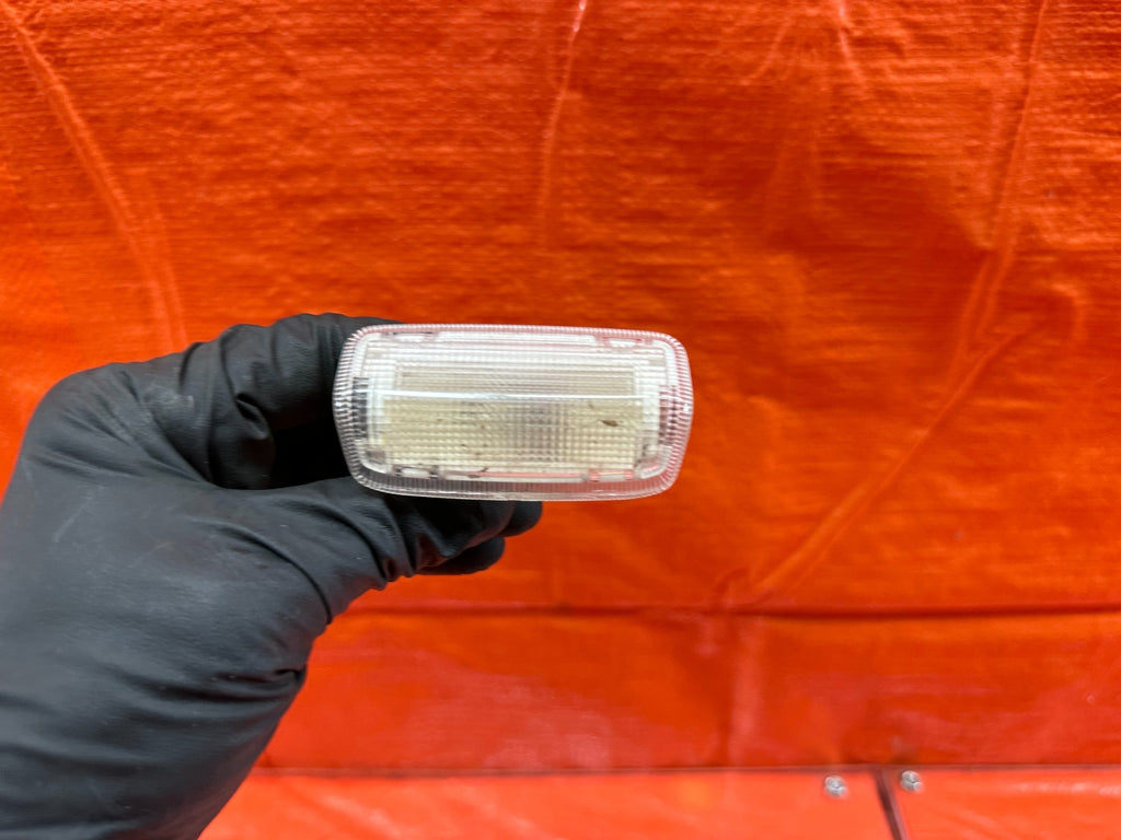 08 15 INFINITI G37 COUPE PASSENGER RIGHT DOOR PANEL PUDDLE LAMP LIGHT OEM #2075