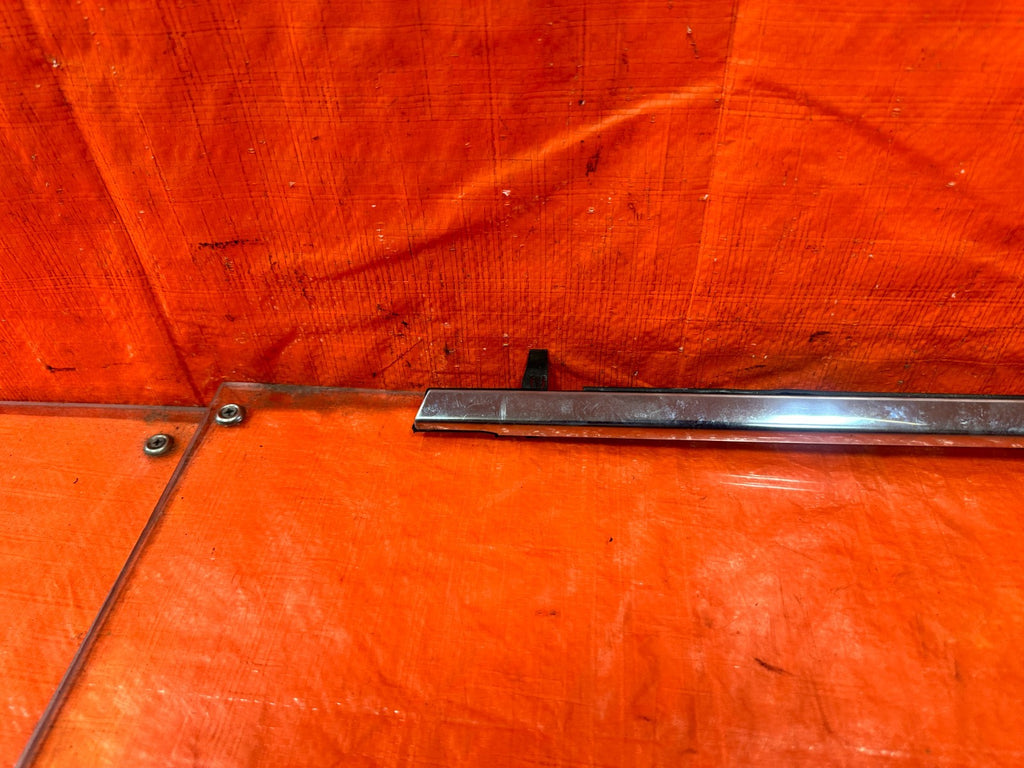 04 08 ACURA TSX   RIGHT REAR EXTERIOR WINDOW GLASS TRIM   OEM FACTORY #3044