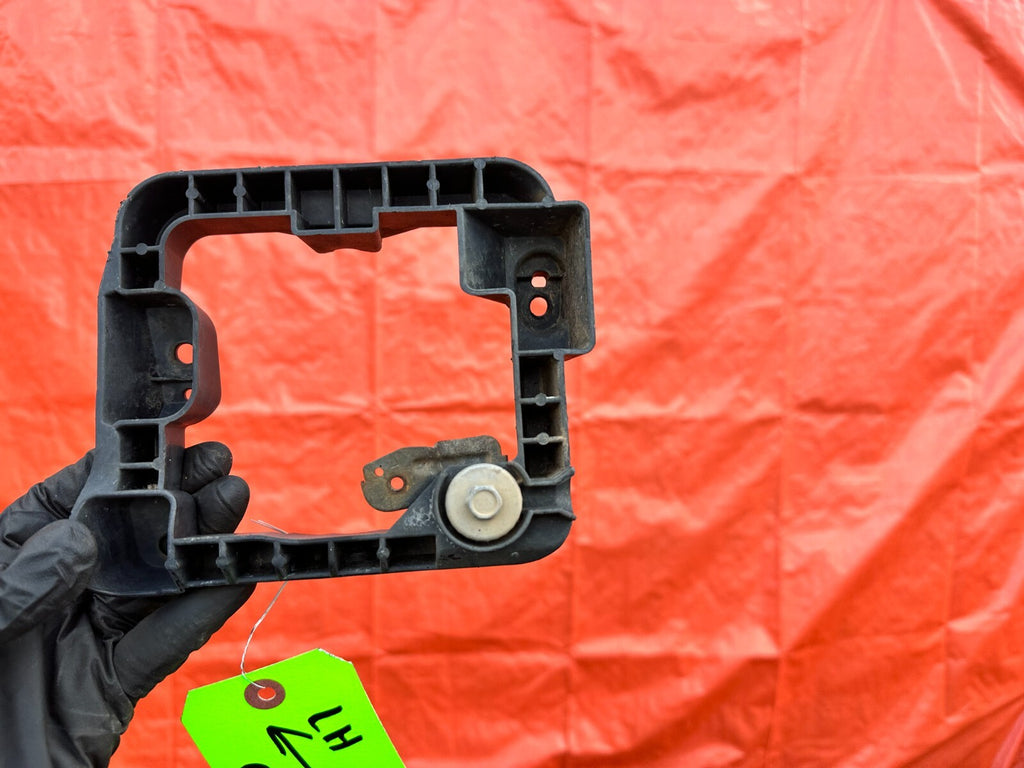 09 10 ACURA TSX   DRIVER LEFT FOG LIGHT FOG LAMP  BRACKET   TYC BRAND #2792