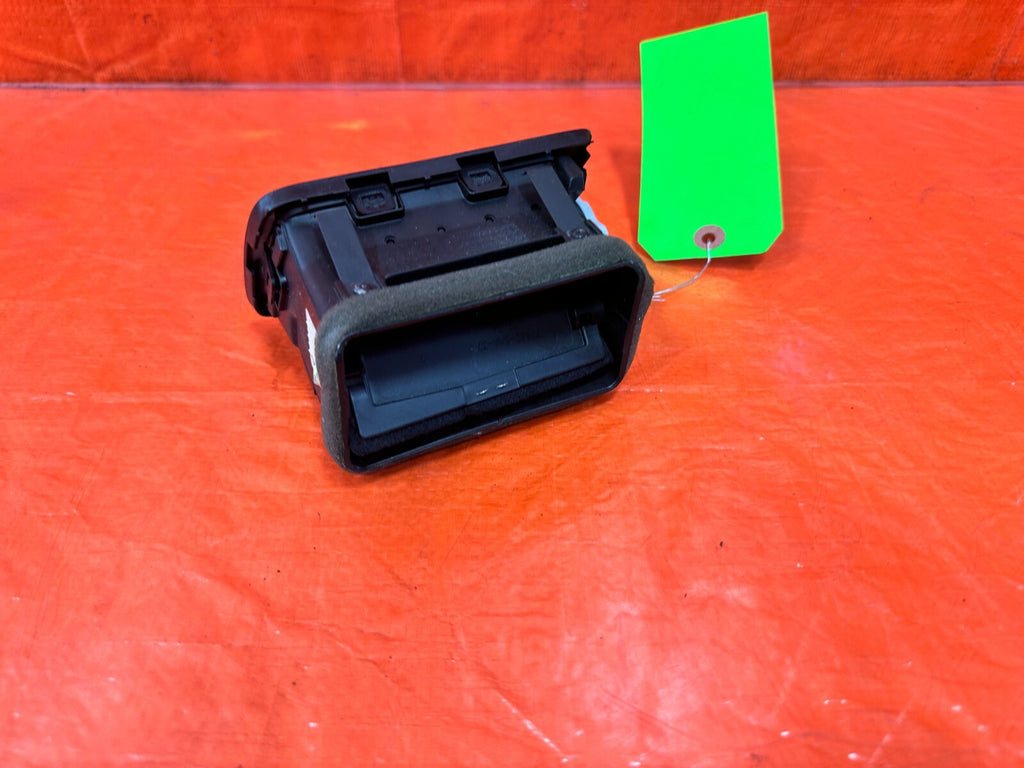 06 11 HONDA CIVIC   PASSENGER RIGHT AC VENT   THIS IS THE OUTER ONE   OEM #2825