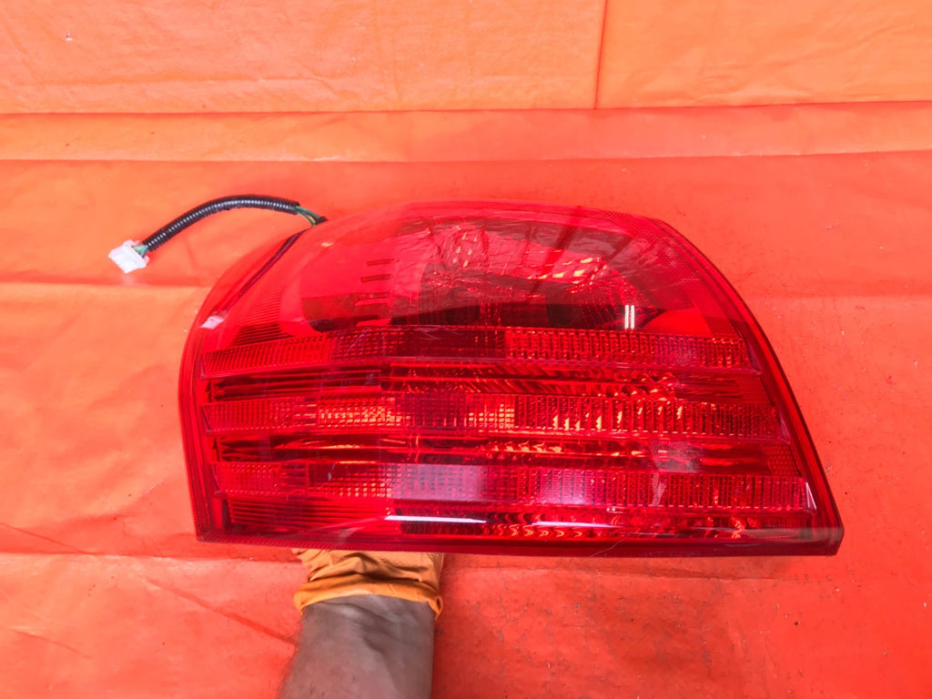 OEM 2010 2011 2012 NISSAN ROGUE DRIVER LEFT OUTER TAIL LIGHT LAMP L LH0