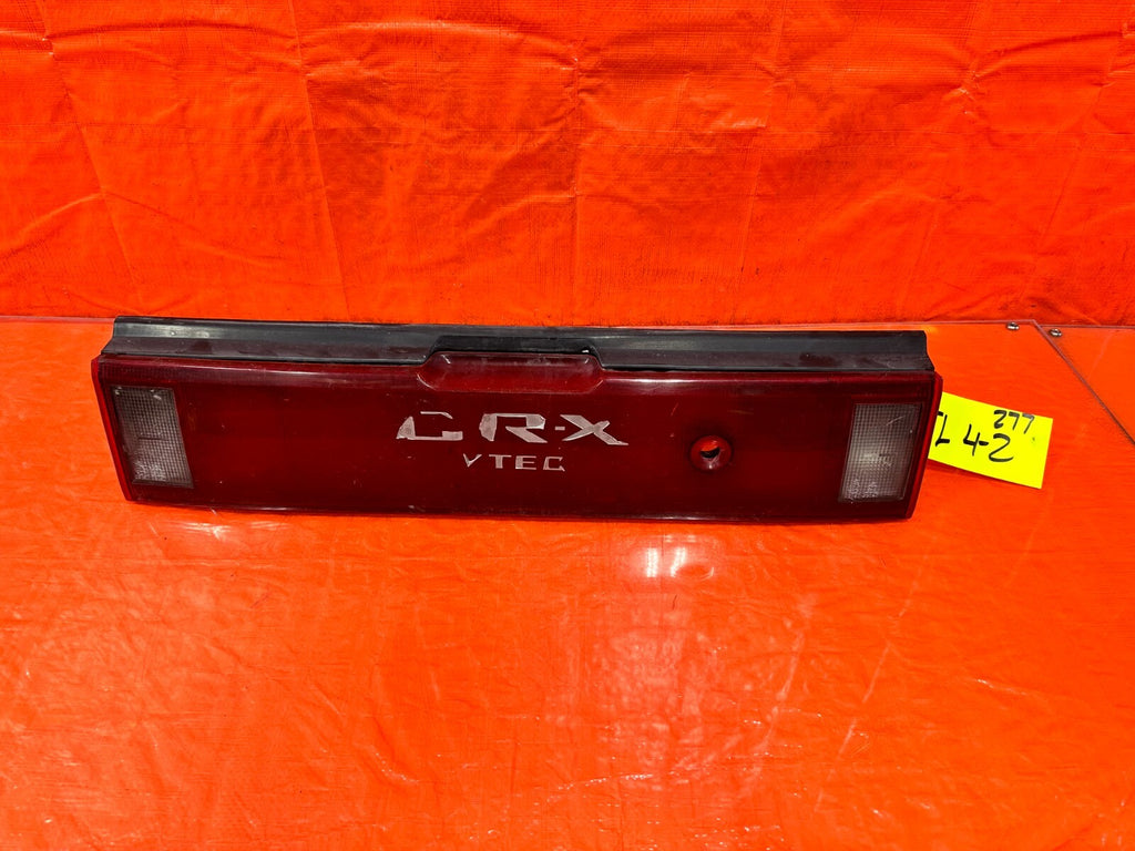 88 89 HONDA CRX   CENTER TAIL LIGHT MIDDLE TAIL LAMP   OEM FACTORY #2770