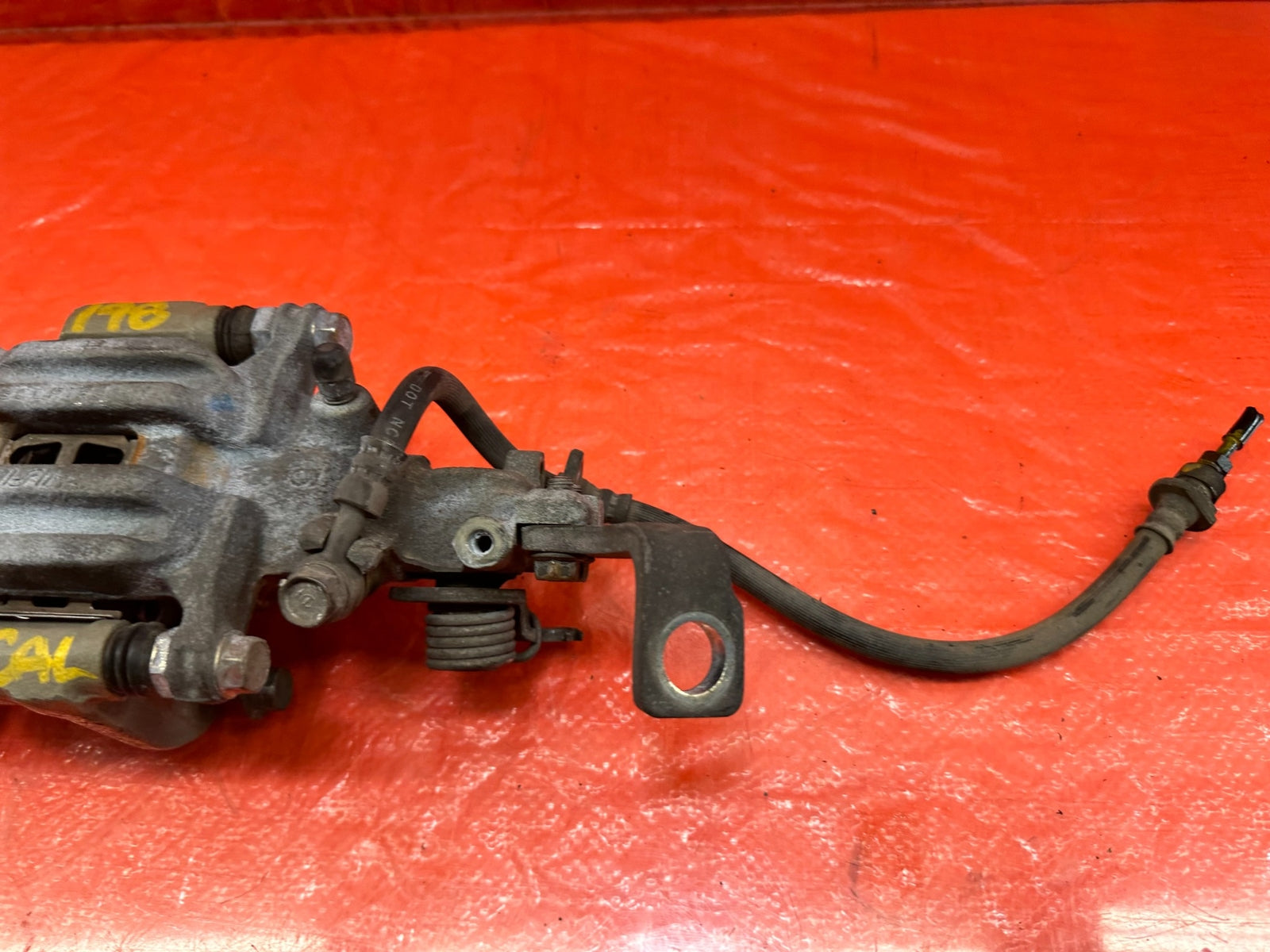 00 09 HONDA S2000   LEFT AND RIGHT REAR BRAKE CALIPERS   OEM FACTORY #1986