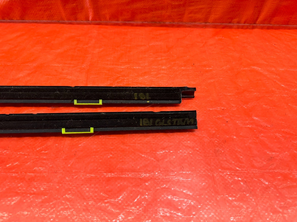 96 00 HONDA CIVIC COUPE HATCH EXTERIOR DOOR WINDOW GLASS TRIM SET LEFT RIGHT 18110