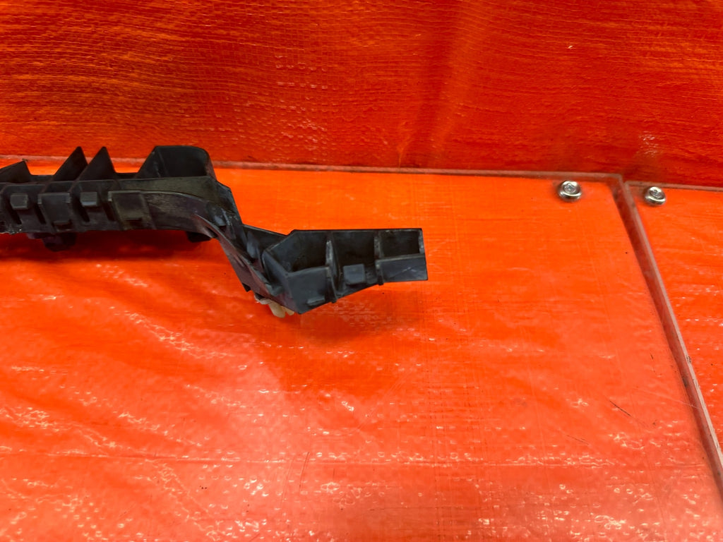 04 08 ACURA TSX   FENDER MOUNTING BRACKET SUPPORT BRACE BUMPER CLIP   LEFT #19612