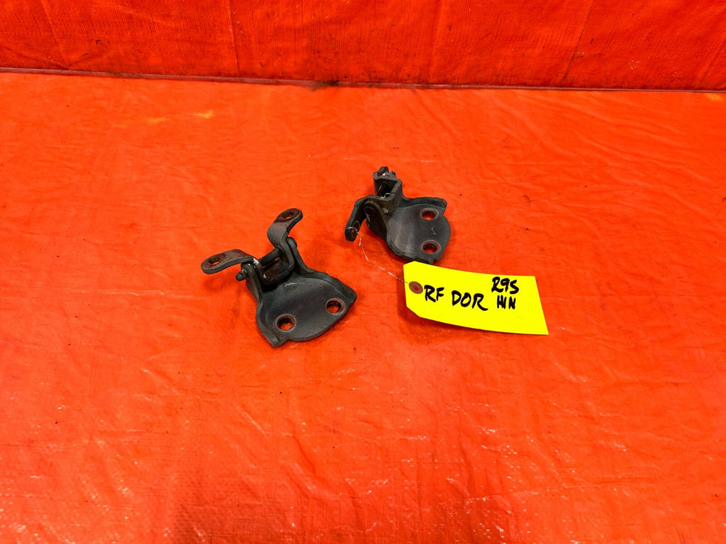 93 97 HONDA DEL SOL   PASSENGER RIGHT FRONT DOOR HINGE SET UPPER LOWER   OEM 2950