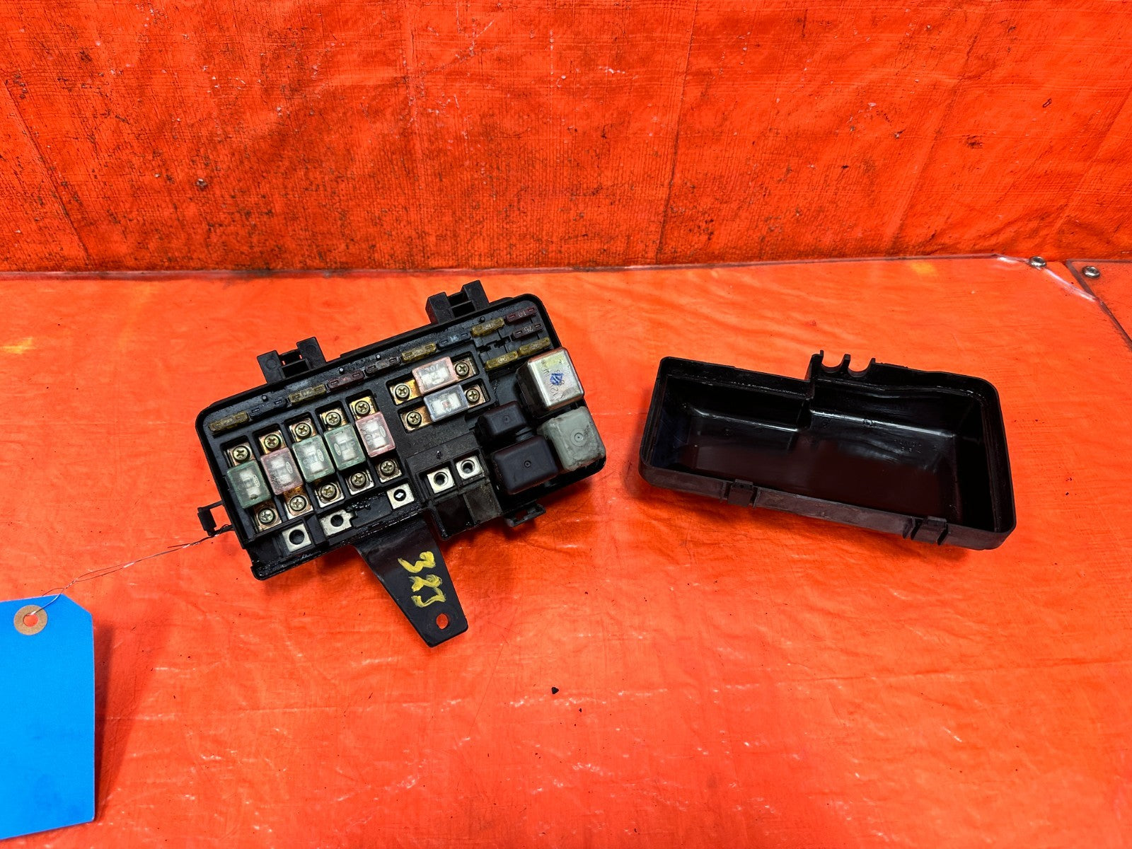 97 98 HONDA PRELUDE BASE & SH EXTERIOR UNDER HOOD ENGINE BAY FUSE BOX   OEM #3232