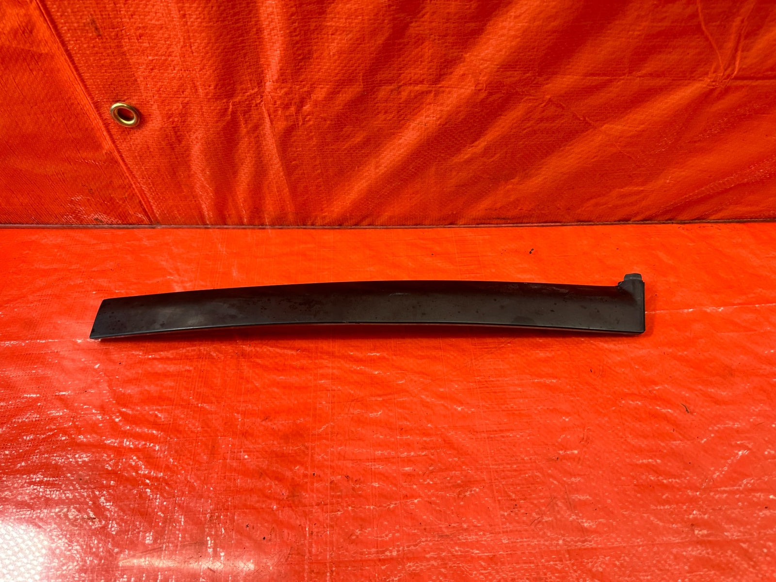 92 93 HONDA CIVIC COUPE & HATCH   PASSENGER RIGHT DOOR SASH TRIM MOLDING STRIP0