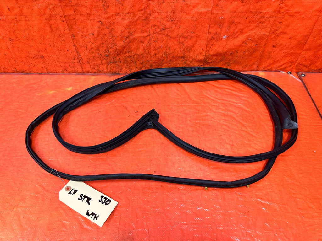 04 08 ACURA TSX LEFT DRIVER FRONT DOOR WINDOW GLASS WEATHER STRIP OEM #3300