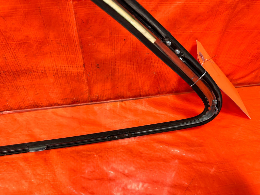 92 00 LEXUS SC300   PASSENGER RIGHT REAR QUARTER GLASS TRIM   OEM FACTORY #27619