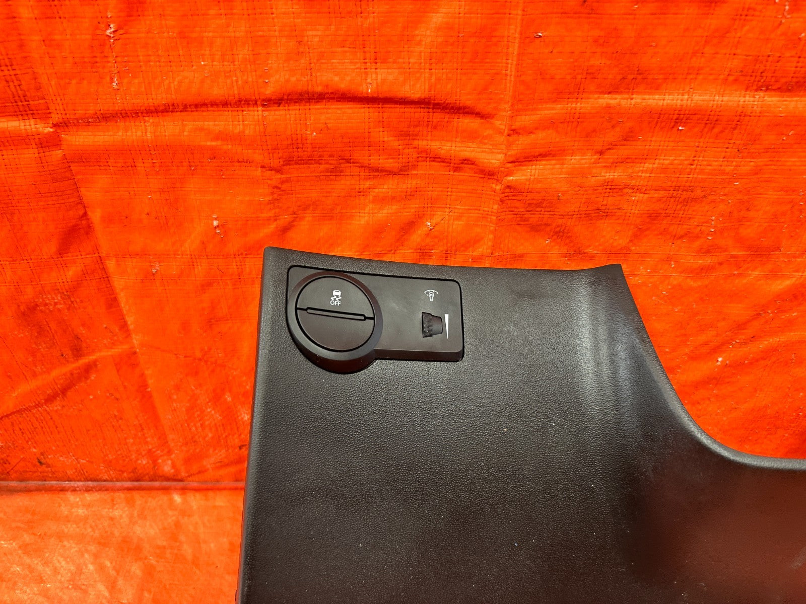 11 16 HYUNDAI GENESIS COUPE KNEE TRIM UNDER STEERING COLUMN LOWER COVER OEM #3025
