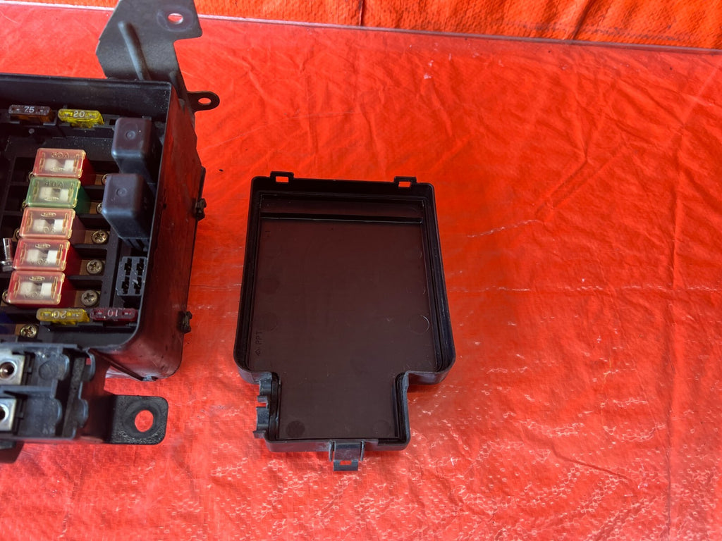 94 97 ACURA INTEGRA   EXTERIOR ENGINE BAY FUSE BOX PANEL   OEM FACTORY OE #1596