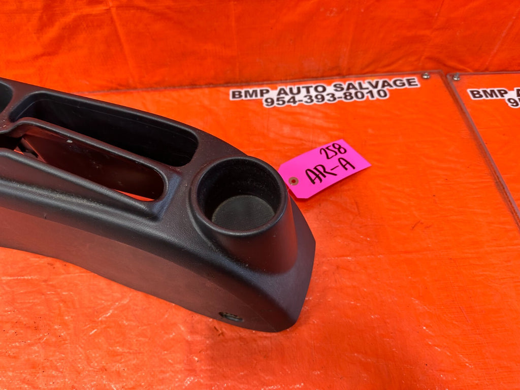 02 05 HONDA CIVIC SI EP3   ARM REST CENTER CONSOLE   REAR PORTION   OEM #2584