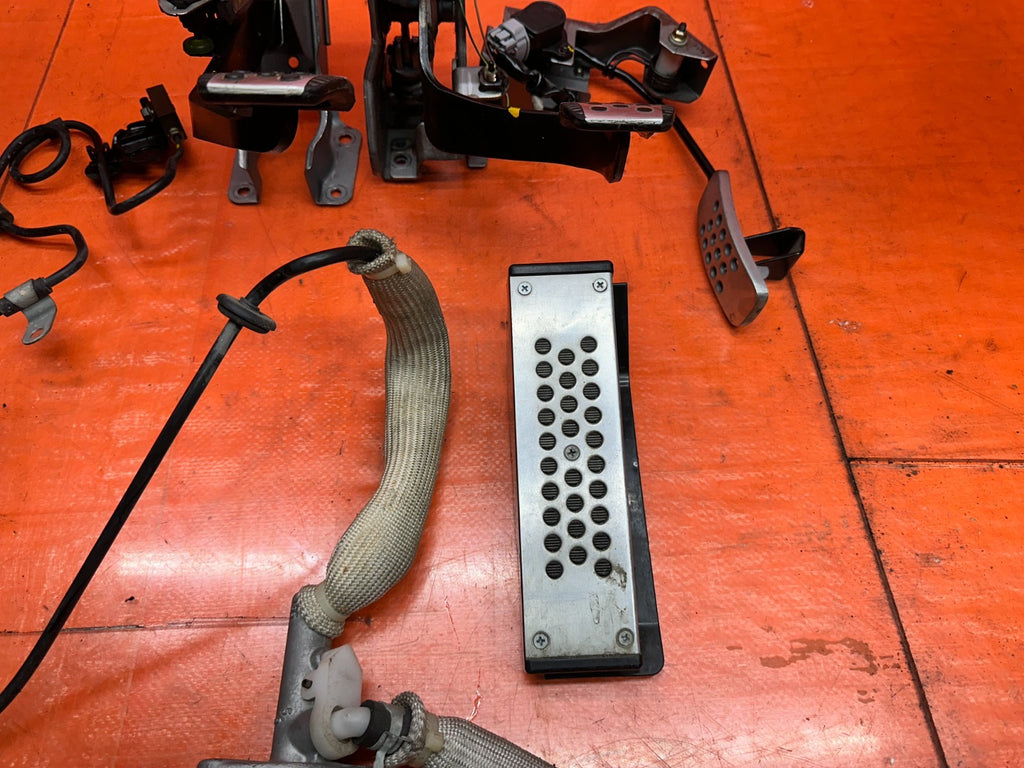 03-08 NISSAN 350Z 3.5L 6 SPEED MANUAL CLUTCH BRAKE PEDALS SLAVE MASTER OEM #3467