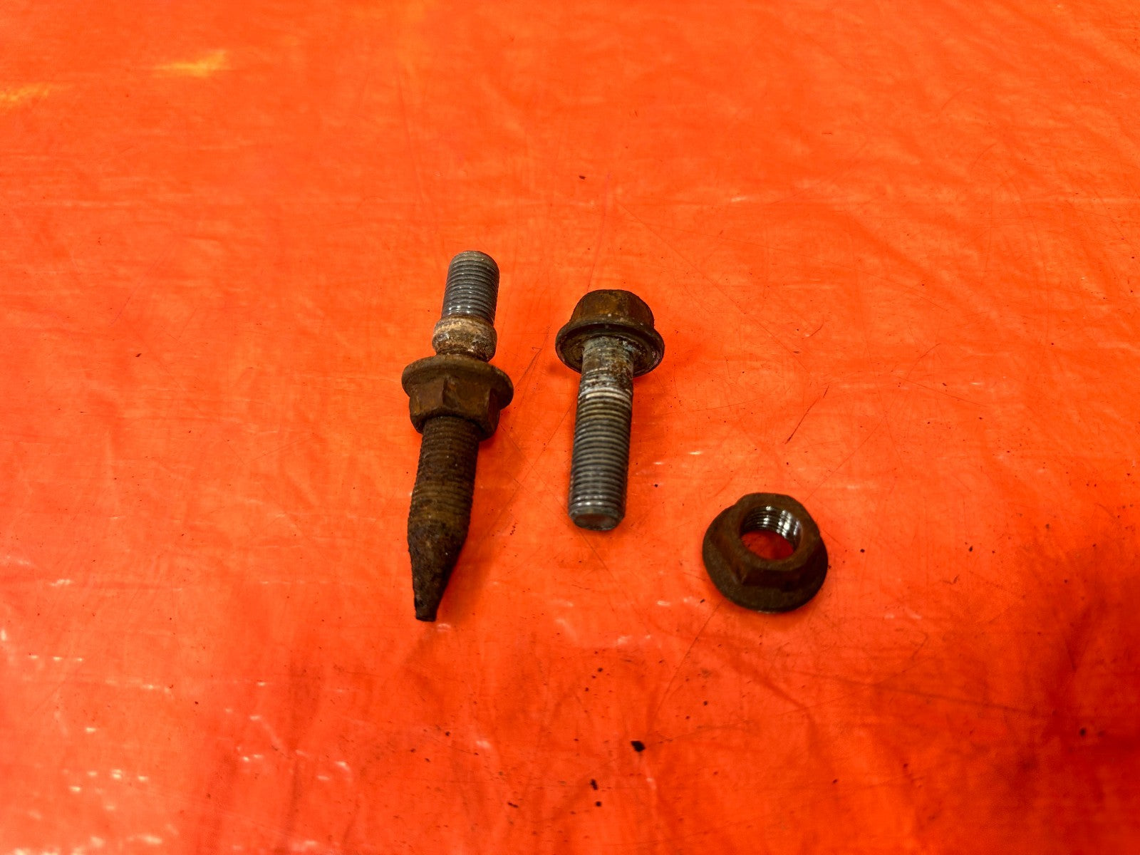 02 06 ACURA RSX   MANUAL TRANSMISSION   DRIVER LEFT MOUNT BOLTS HARDWARE   #3061
