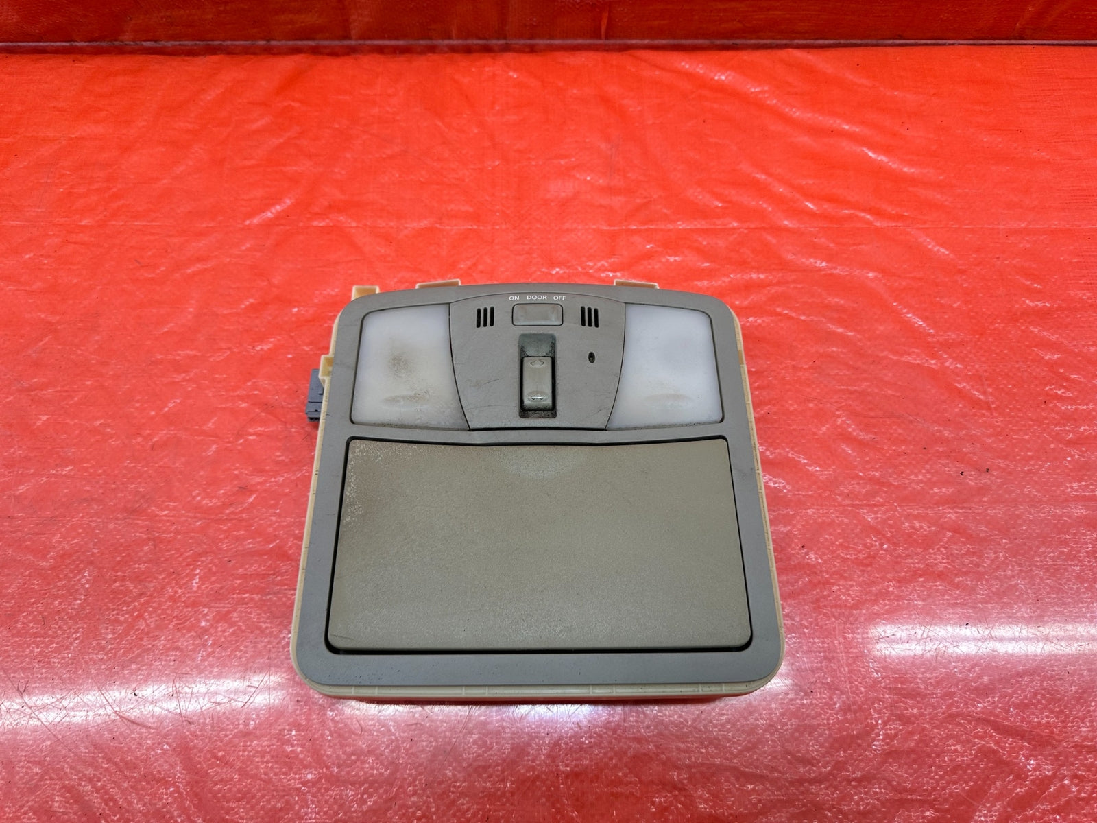 08 13 INFINITI G37 COUPE 2D   FRONT   DOME MAP READING LIGHT LAMP GRAY OEM #1907
