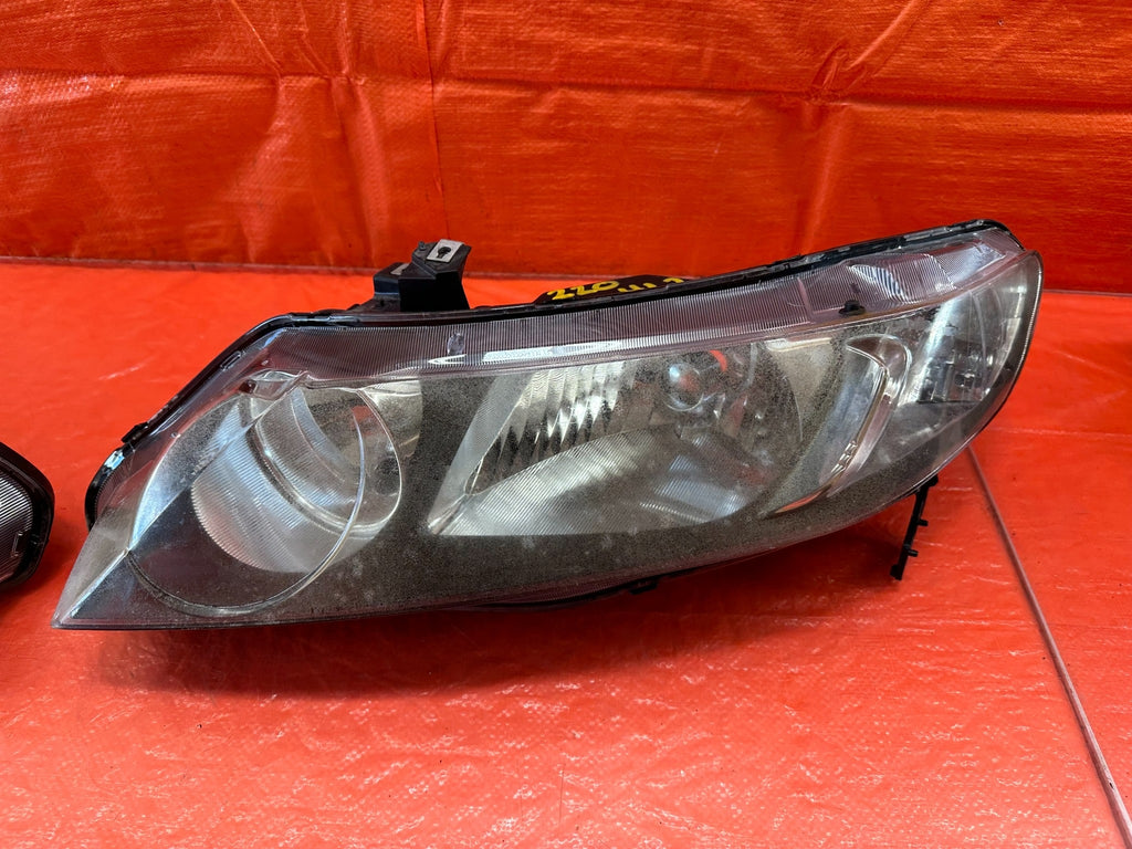 06 08 HONDA CIVIC SEDAN   LEFT & RIGHT AFTERMARKET BLACK HOUSING HEADLIGHTS #22015