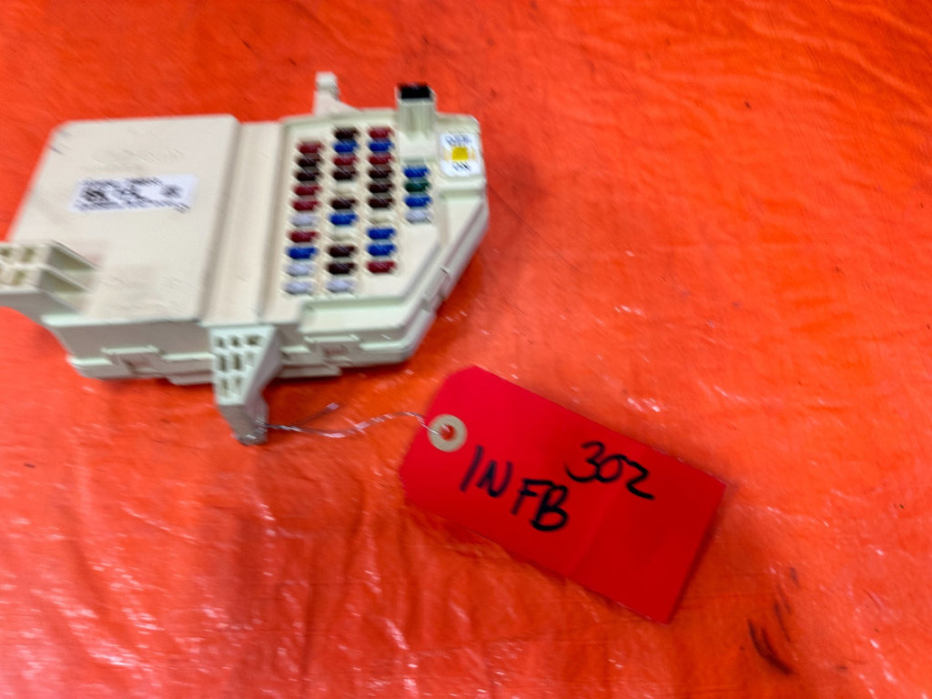 13 16 HYUNDAI GENESIS COUPE   INTERIOR CABIN UNDER DASH FUSE BOX PANEL OEM 3021
