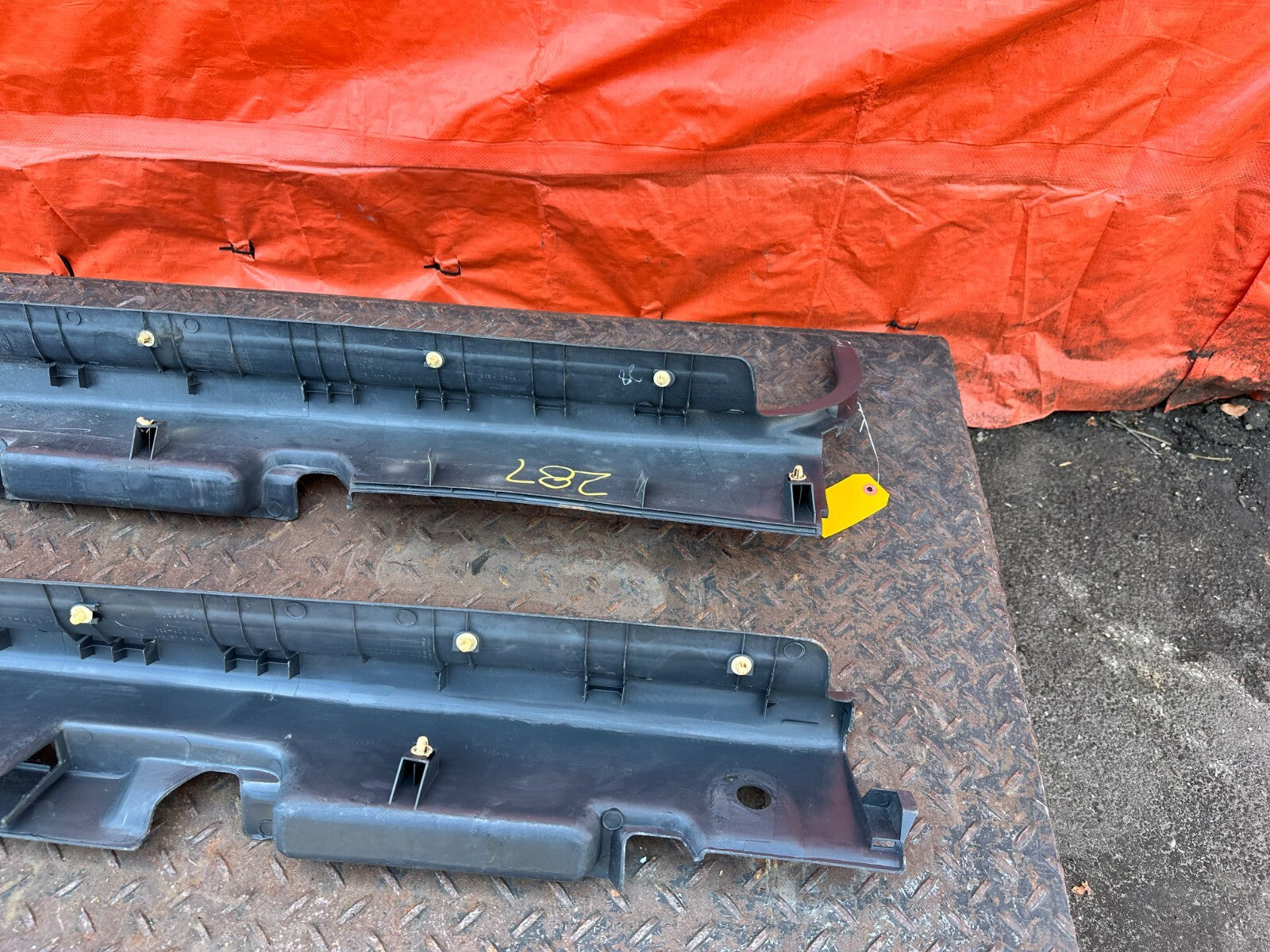 96 00 HONDA CIVIC   HATCHBACK   LEFT AND RIGHT FLOOR PILLARS SCUFF PLATE SET 28717