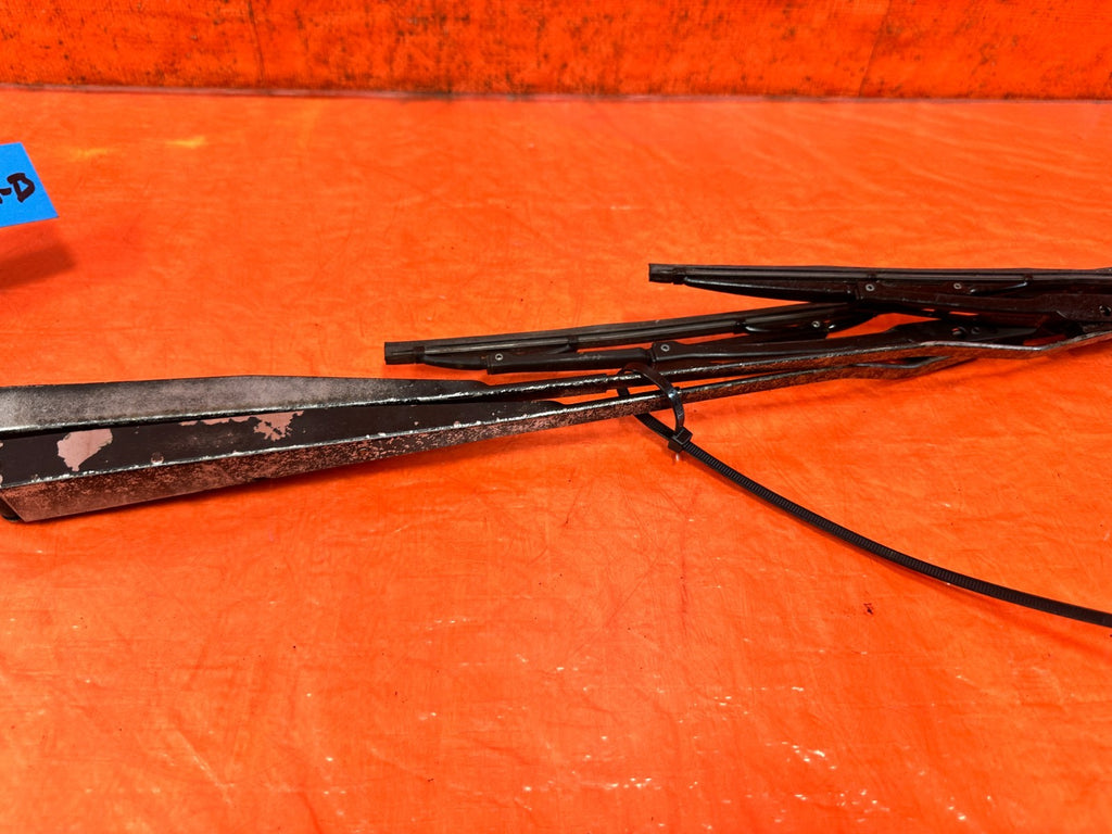 92 95 HONDA CIVIC   LEFT & RIGHT WINDSHIELD WIPER ARMS    OEM FACTORY #3276