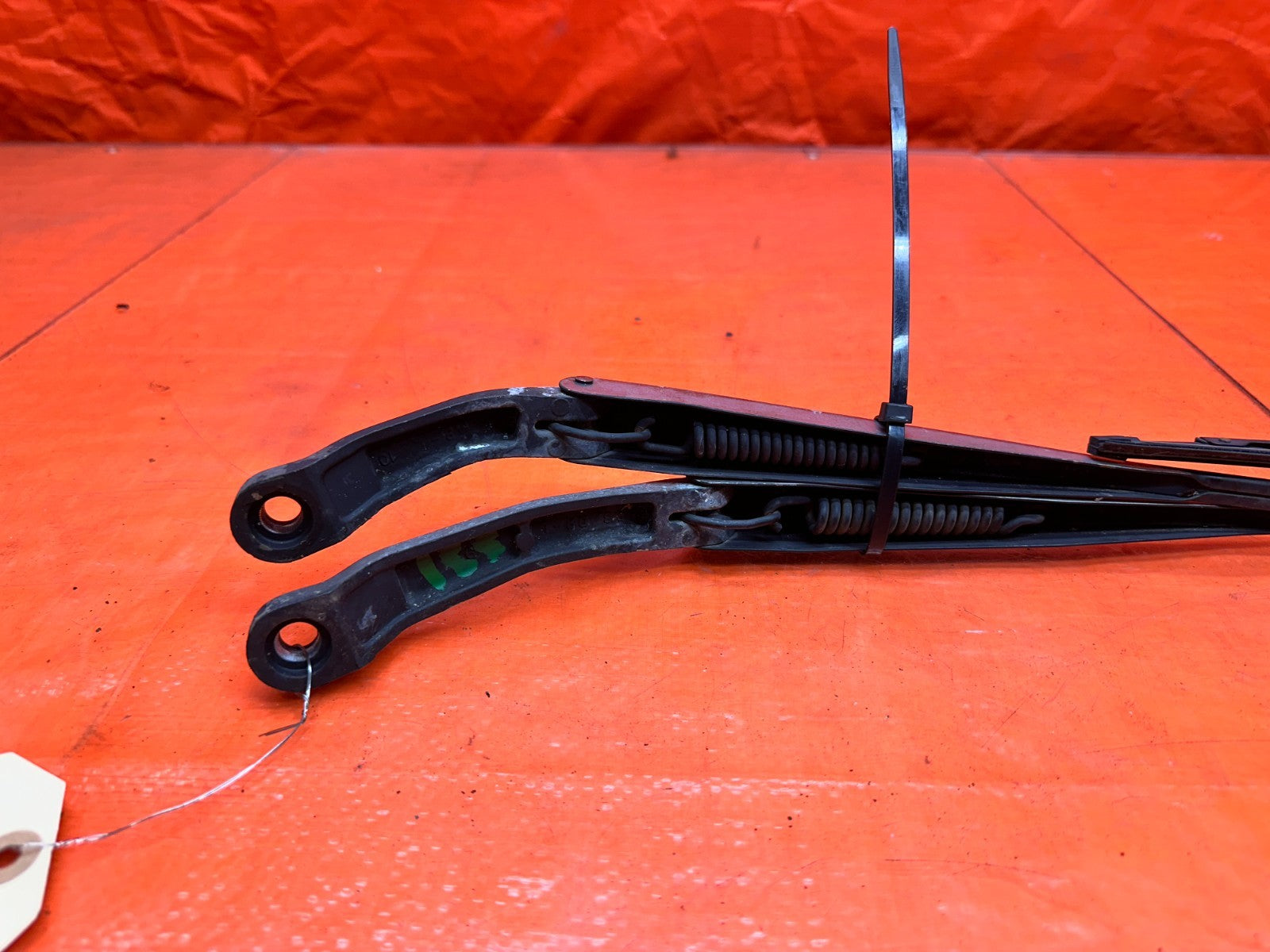 94 01 ACURA INTEGRA FRONT WINDSHIELD WIPER ARM SET OEM #3317