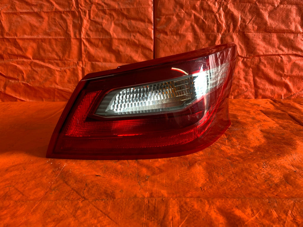 OEM 2018 18 NISSAN ALTIMA S SL SV SR   PASSENGER RIGHT OUTER TAIL LIGHT LAMP OEM0