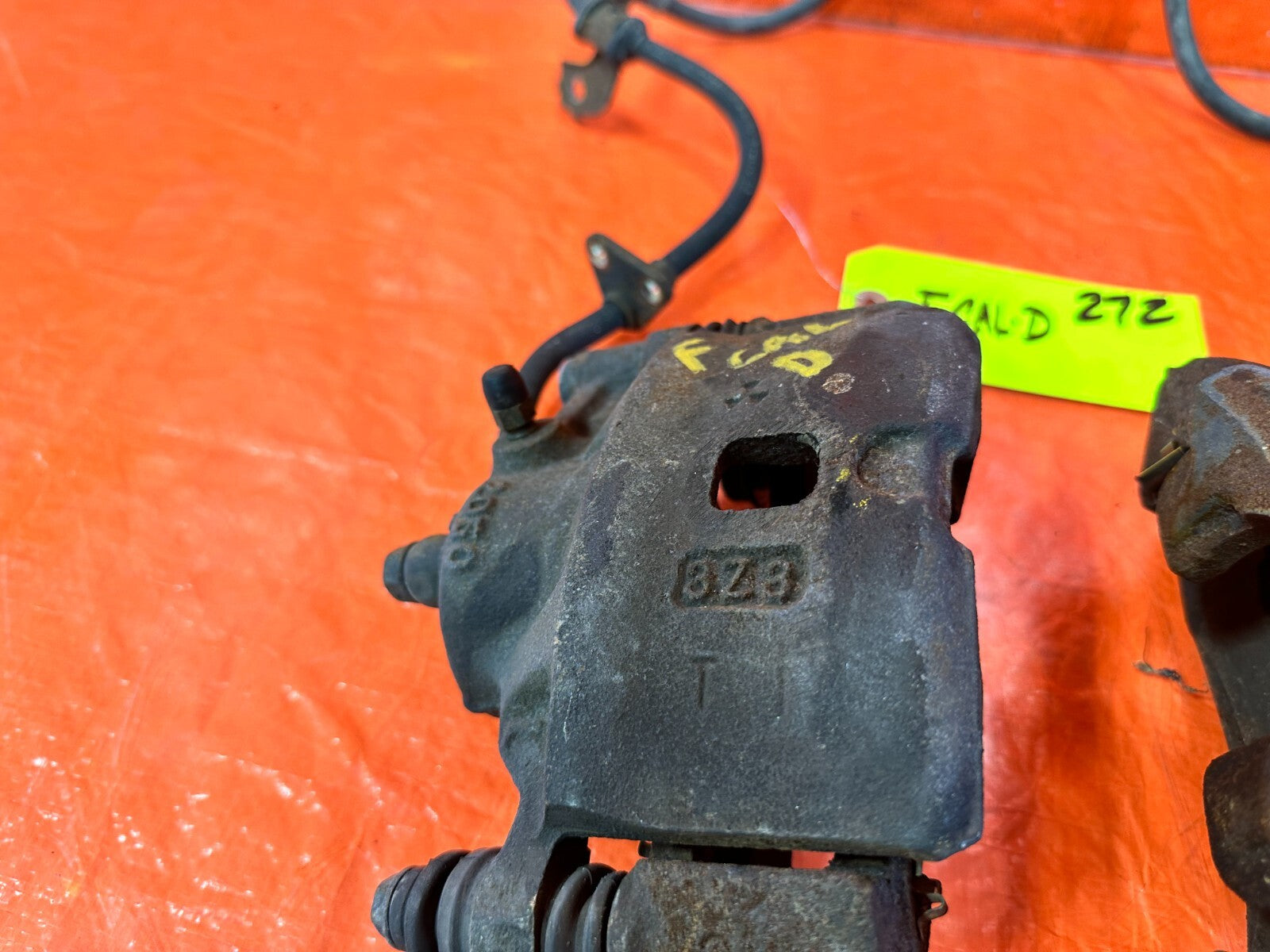 93 97 HONDA DEL SOL S SI   FRONT BRAKE CALIPERS   LEFT RIGHT CALIPER SET OEM 27212