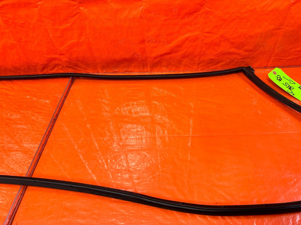 12 15 HONDA CIVIC SI 2D COUPE   PASSENGER RIGHT   DOOR WEATHER STRIP OEM #2696