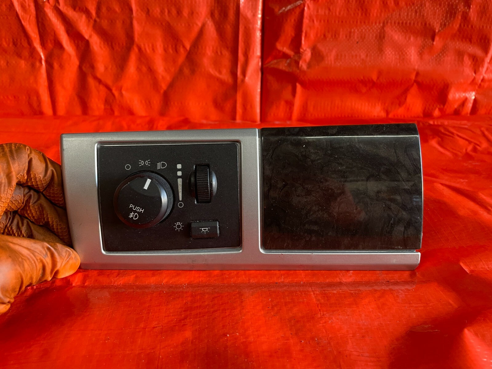 2010 10 DODGE GRAND CARAVAN   HEADLIGHT HEADLAMP SWITCH W/ TRIM   OEM OE0