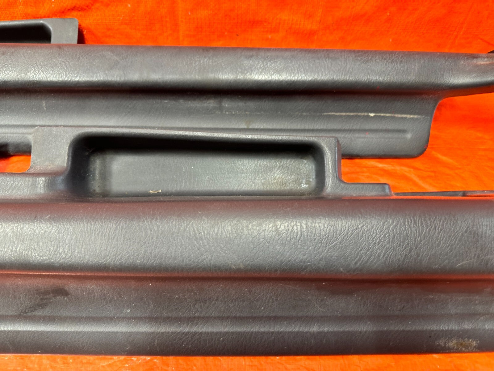 96 00 HONDA CIVIC COUPE   LEFT AND RIGHT FLOOR PILLARS SCUFF PLATES GRAY OEM 2853