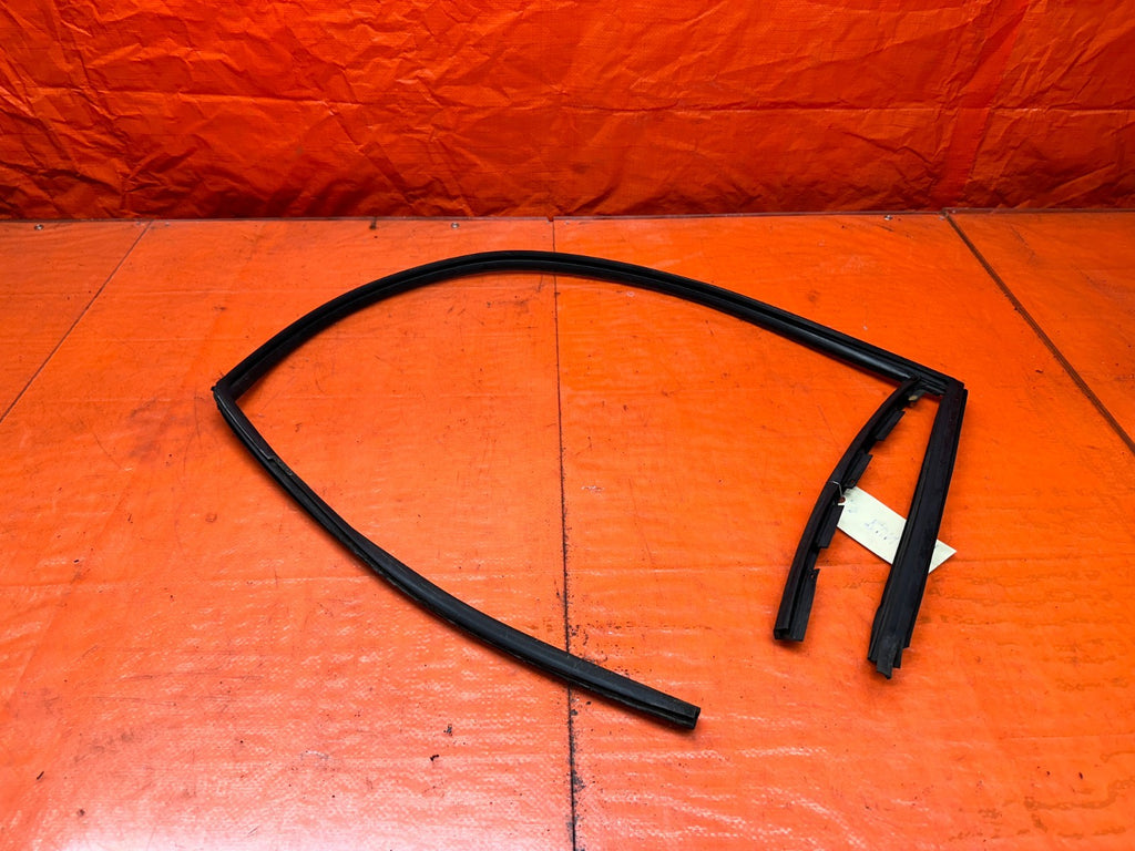 92 96 HONDA PRELUDE LEFT DRIVER WINDOW RUN CHANNEL OEM #3329