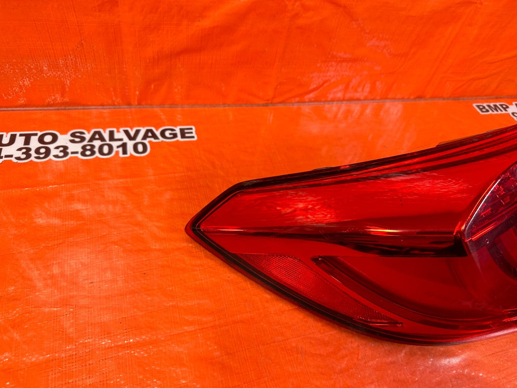 18 20 HONDA ACCORD SEDAN   DRIVER LEFT OUTER TAIL LIGHT TAIL LAMP   OEM FACTORY4