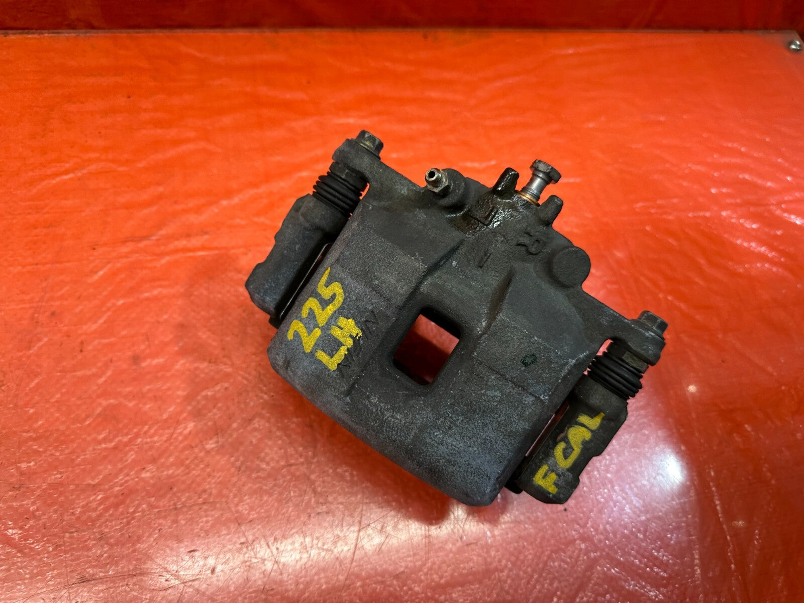 00 09 HONDA S2000   DRIVER LEFT FRONT BRAKE CALIPER   OEM FACTORY 2254