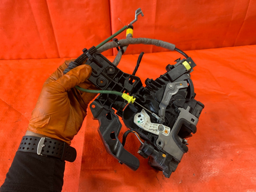 OEM 2015 MERCEDES BENZ C300 W205   DRIVER LEFT FRONT DOOR LOCK ACTUATOR OEM OE2