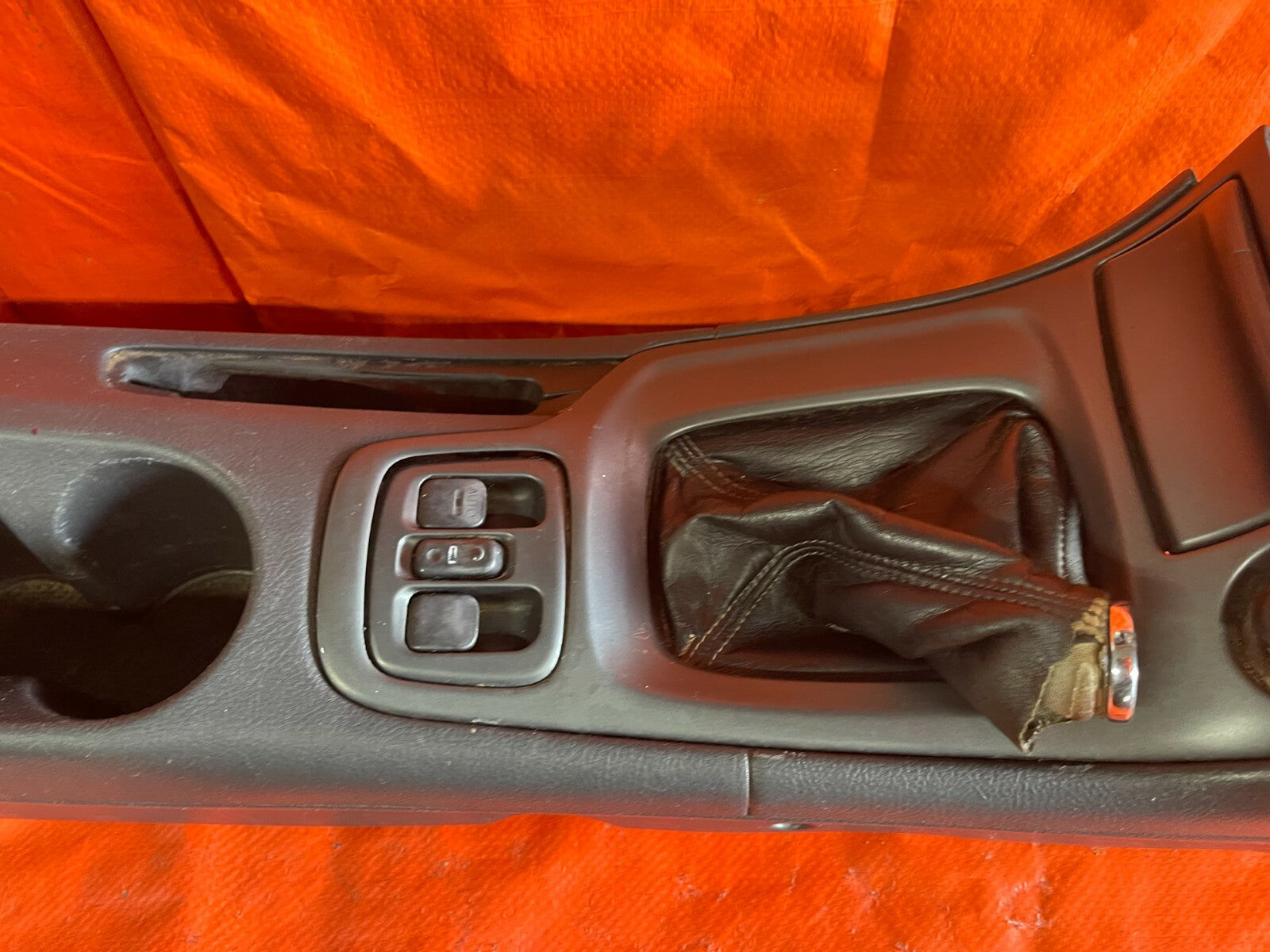 03 05 TOYOTA CELICA   STICK SHIFT / MANUAL   ARM REST CENTER SHIFTER CONSOLE OEM3