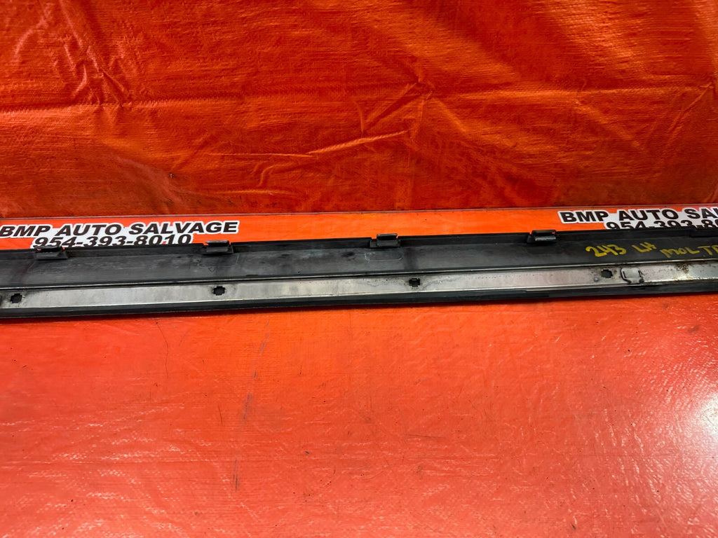 88 89 HONDA CRX   LEFT   LOWER DOOR MOLDING TRIM INSERT LINER LINING OEM #24313