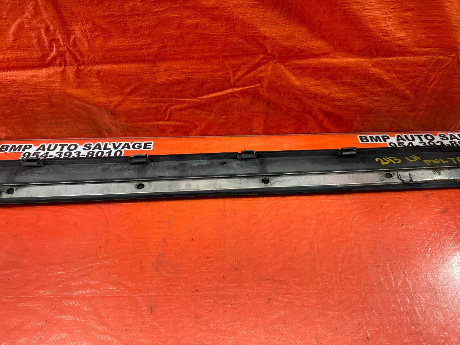 88 89 HONDA CRX   LEFT   LOWER DOOR MOLDING TRIM INSERT LINER LINING OEM #24313