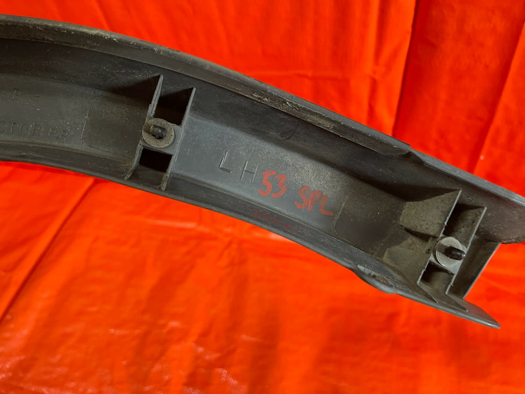 97 01 HONDA CR V CRV   DRIVER LEFT REAR   OVER FENDER TRIM PLASTIC   OEM OE10