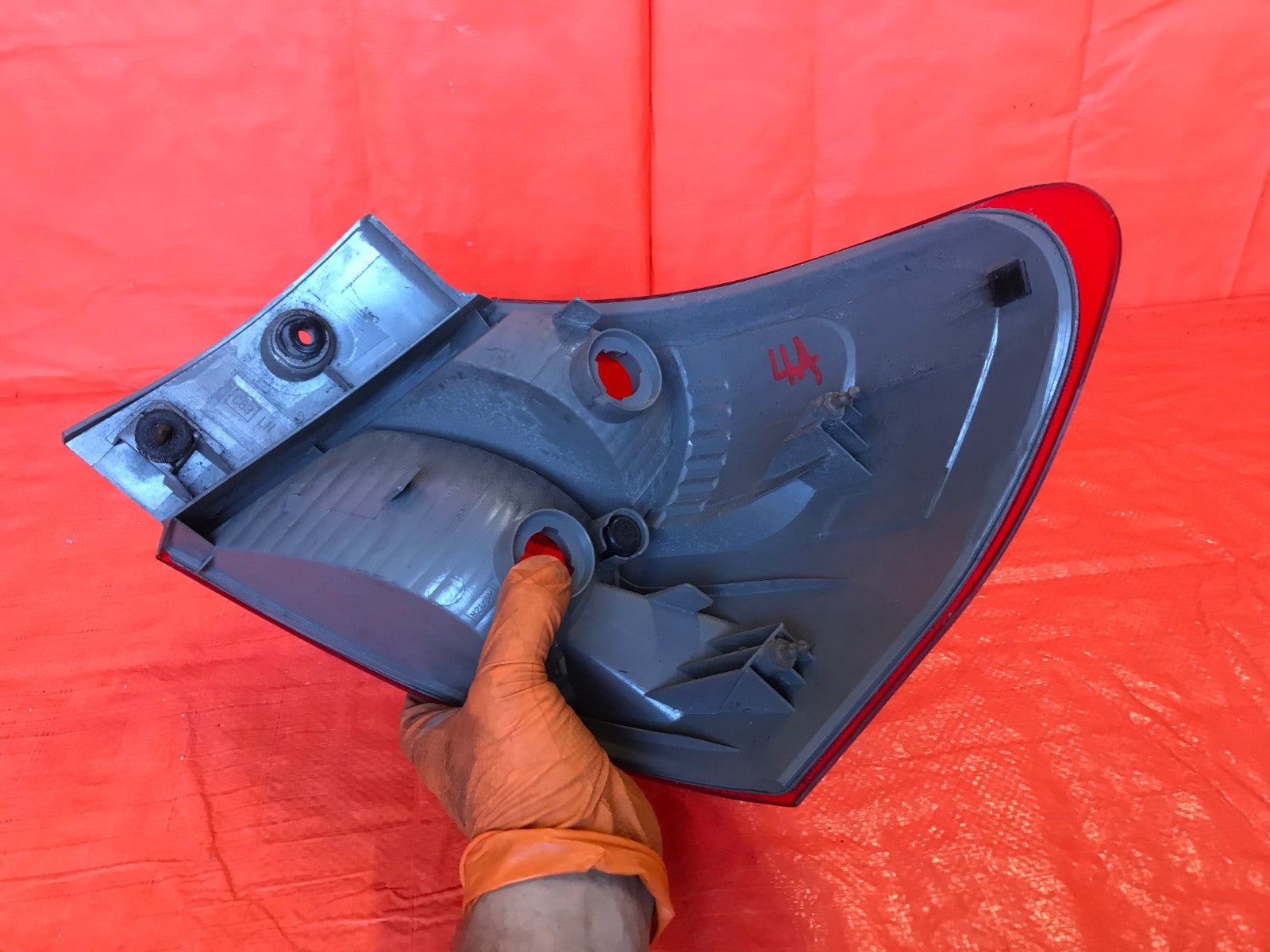 OEM 2010 2011 2012 NISSAN ROGUE DRIVER LEFT OUTER TAIL LIGHT LAMP L LH 10 116