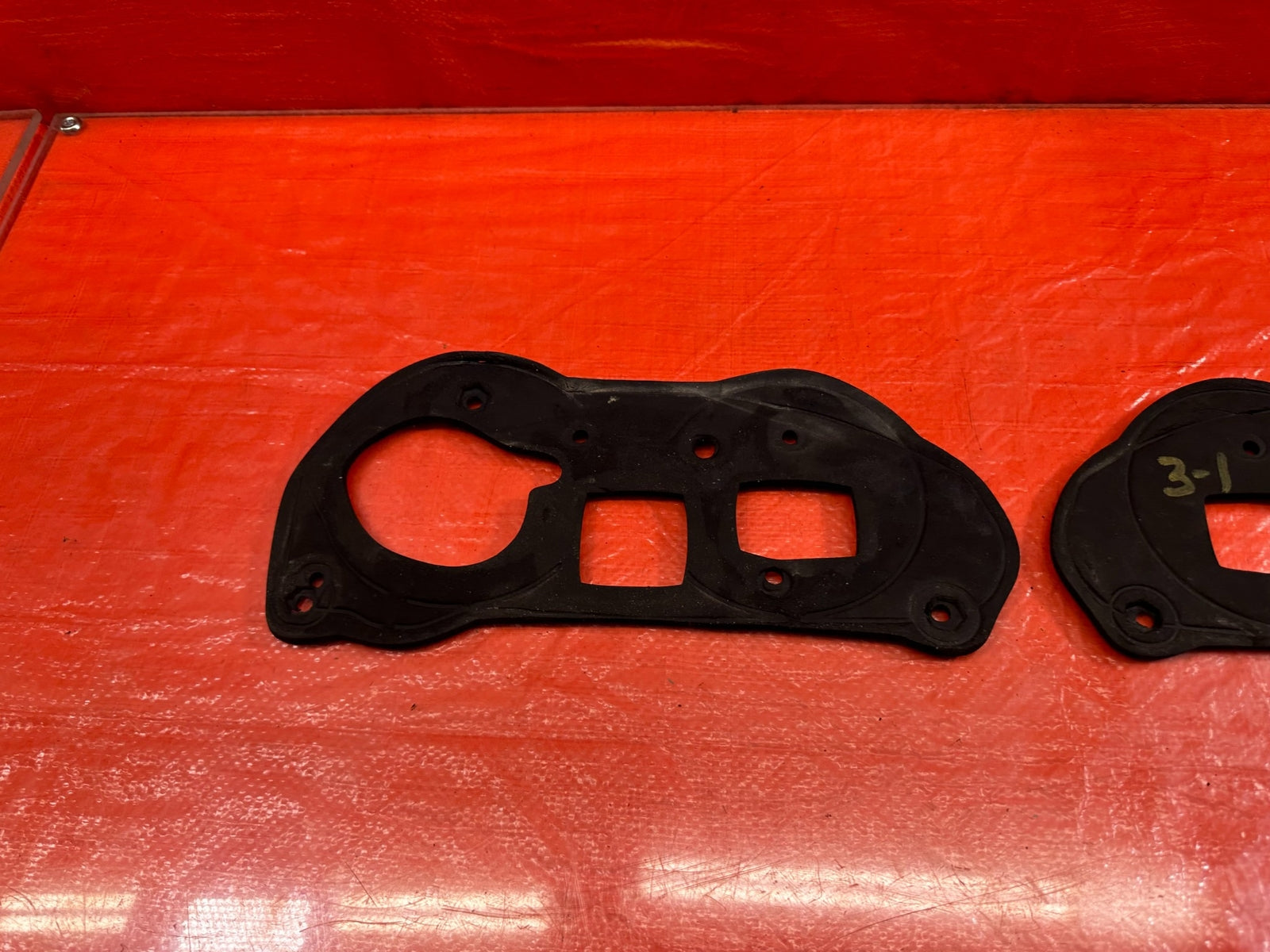 00 01 HONDA S2000   AP1   LEFT AND RIGHT TAIL LIGHT GASKETS SEALERS   OEM #1986