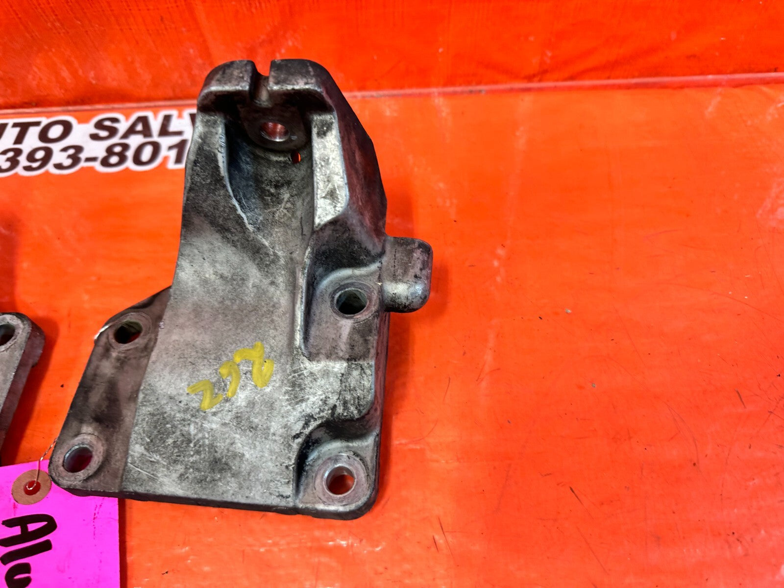 03 09 NISSAN 350Z   LEFT AND RIGHT ALUMINUM ENGINE BLOCK BRACKETS   OEM #2625