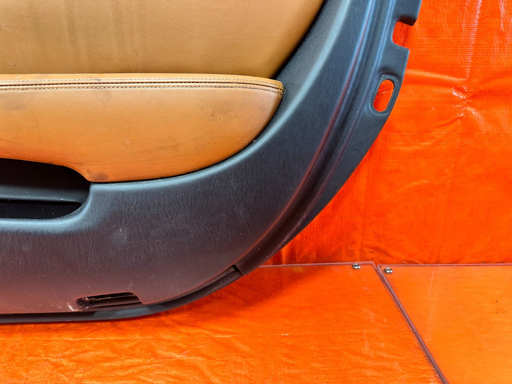 02 05 LEXUS SC430   PASSENGER RIGHT DOOR PANEL   BLACK N PEANUT BUTTER OEM 28813