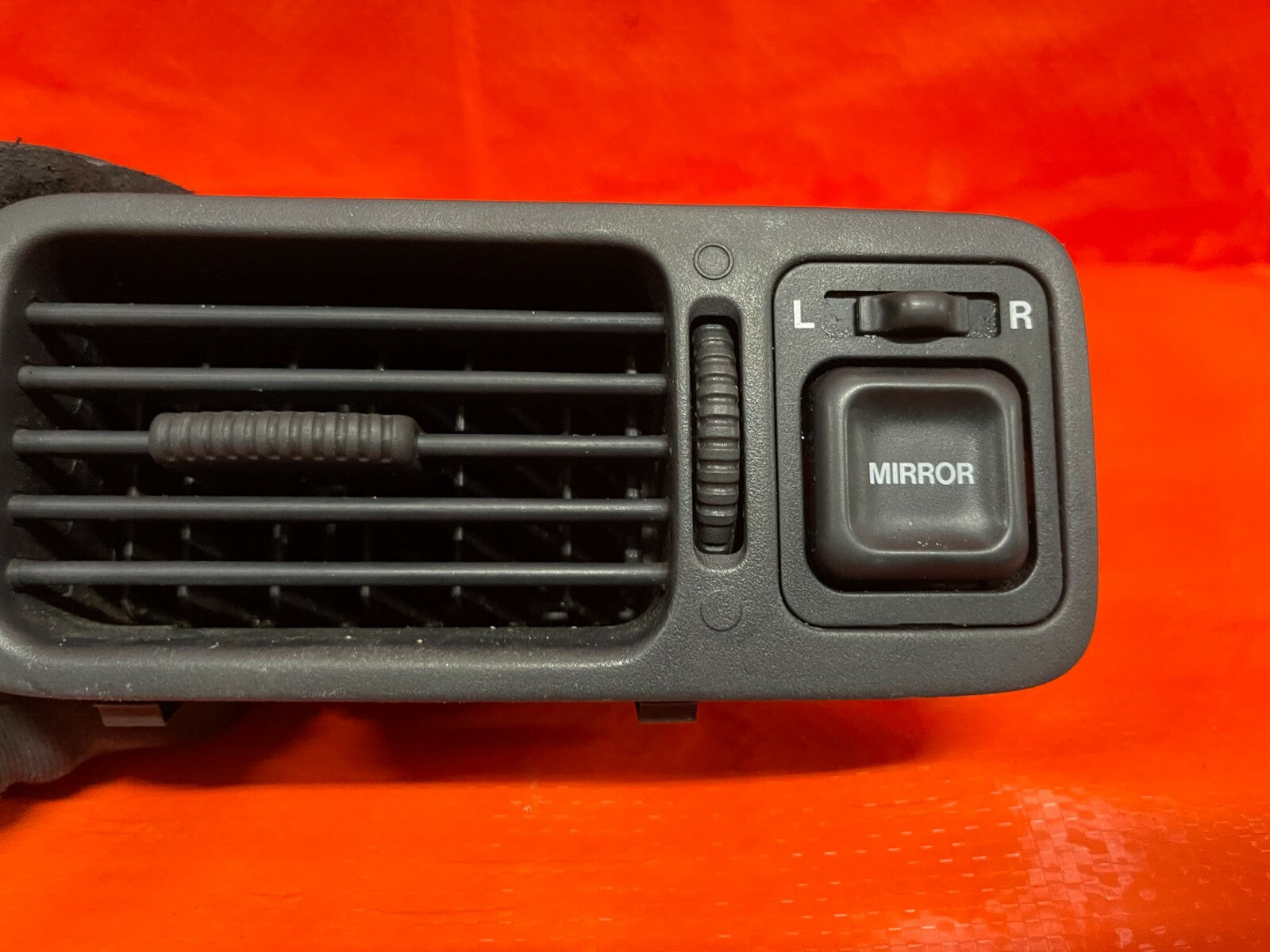 97 01 HONDA CR V CRV   POWER MIRROR SWITCH W/ AC VENT COMPLETE SET UP   OEM OE4
