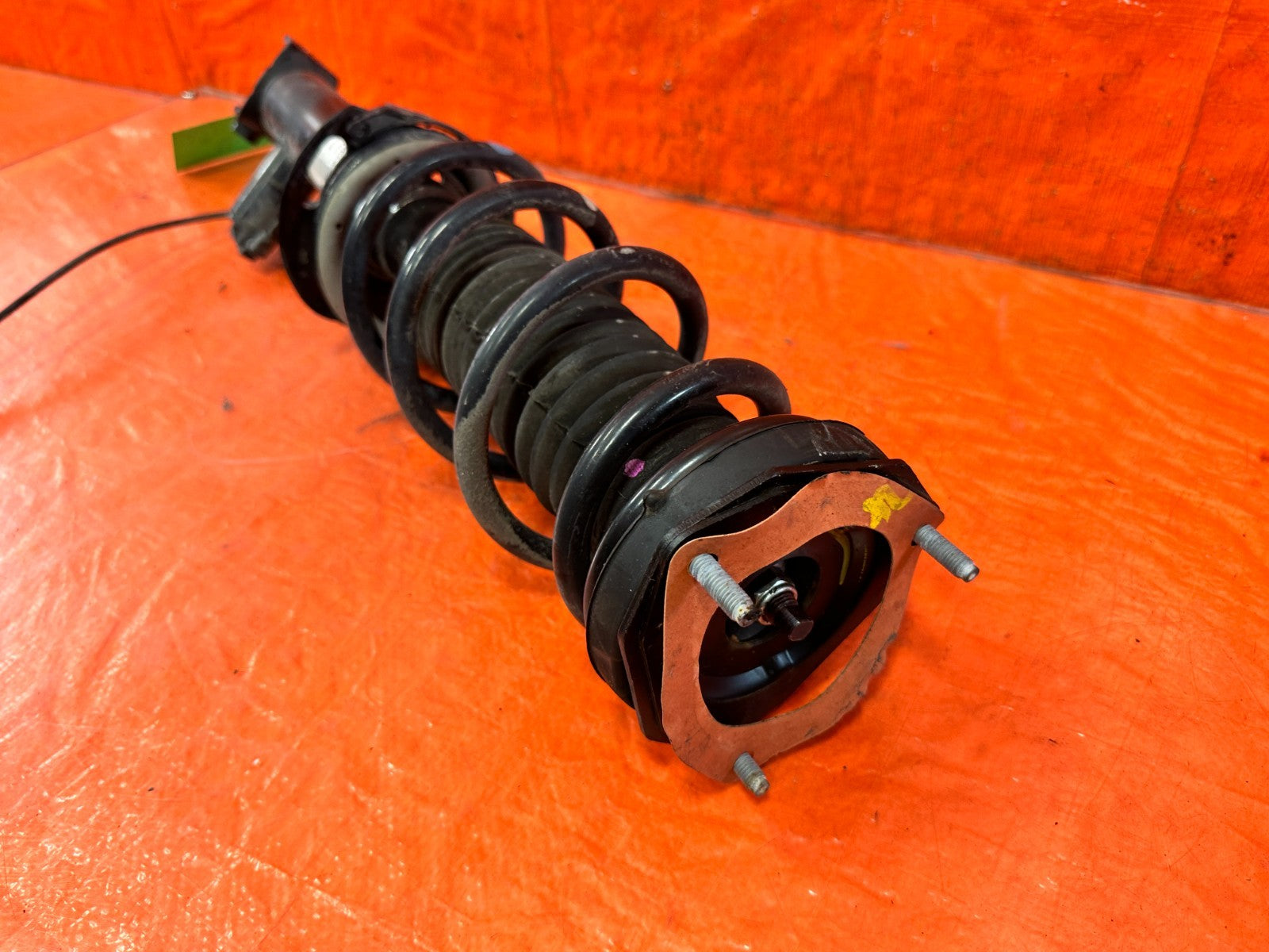 16 20 INFINITI Q50 SPORT RED SPORT   RWD PASSENGER  RIGHT REAR SHOCK AND SPRING4